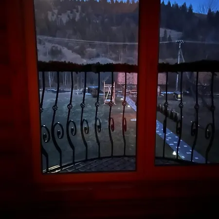 Ferienhaus затишний двір Pilipets