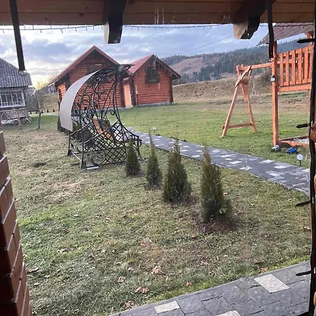 затишний двір